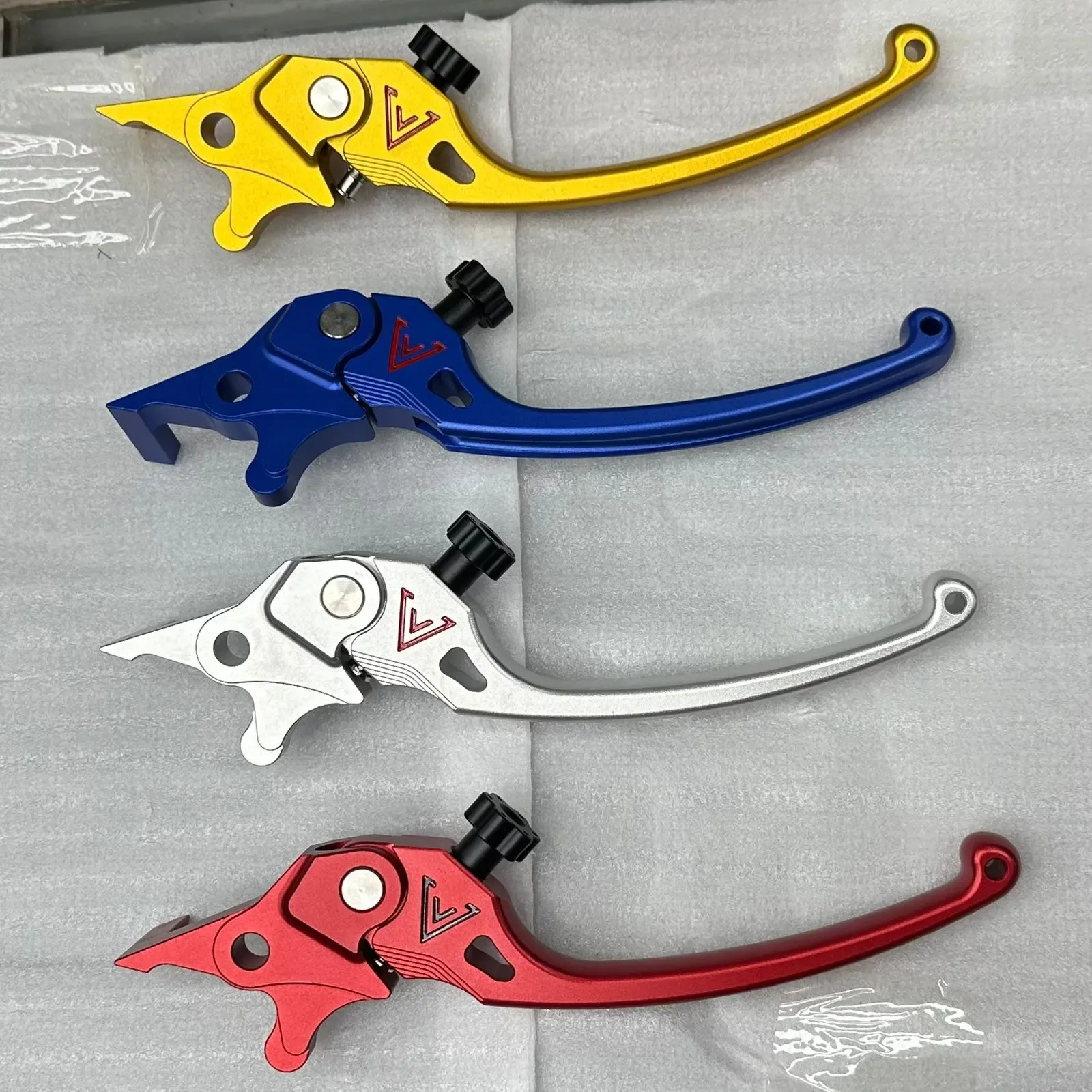 Second image of Adjustable levers Fauvism for Yamaha Aerox 155