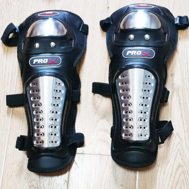 KNEE GUARD