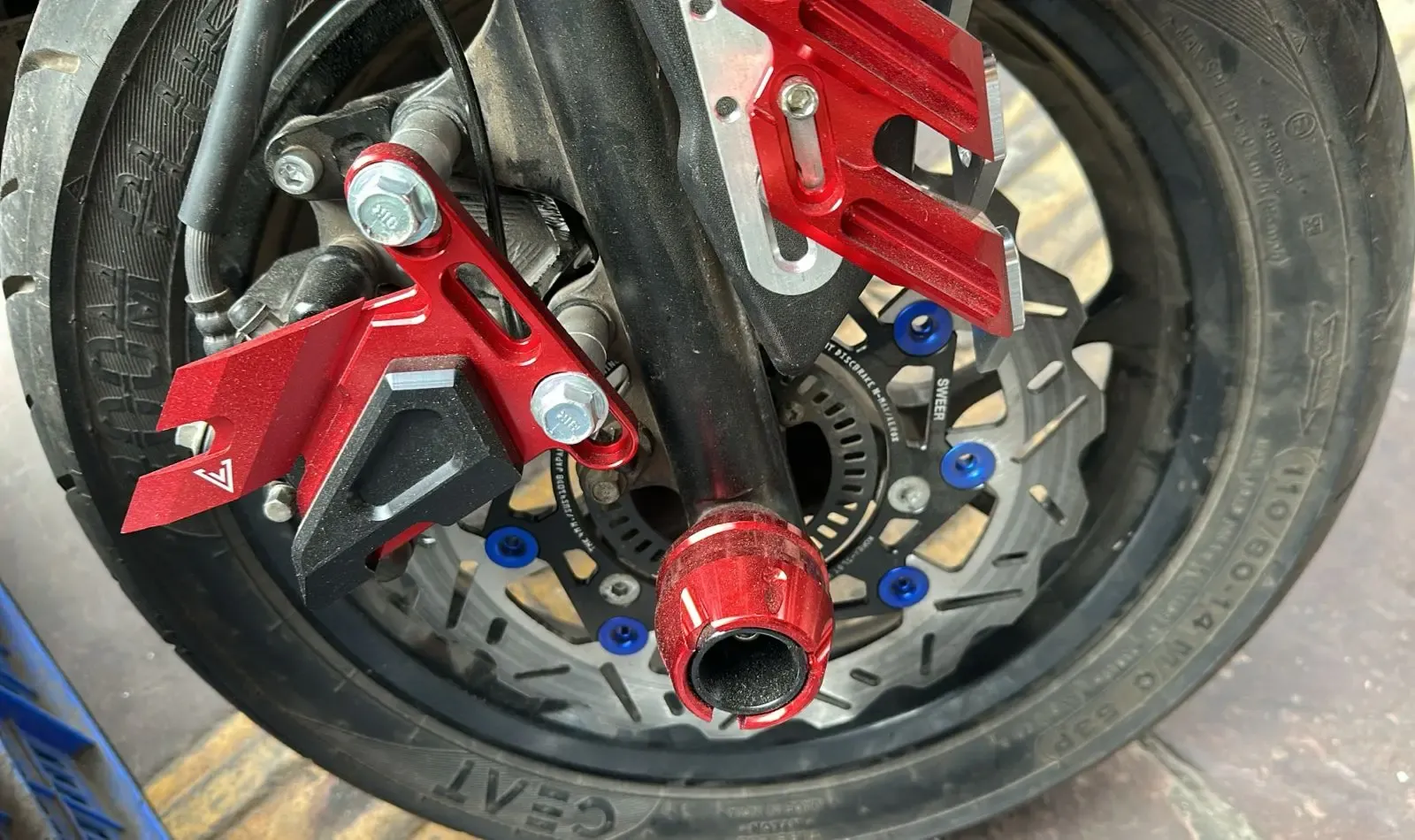 Blade design Caliper Protector